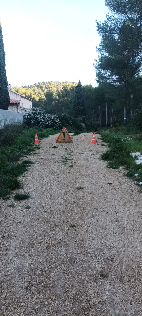 Débroussaillage chemin DFCI Marseille 9ème