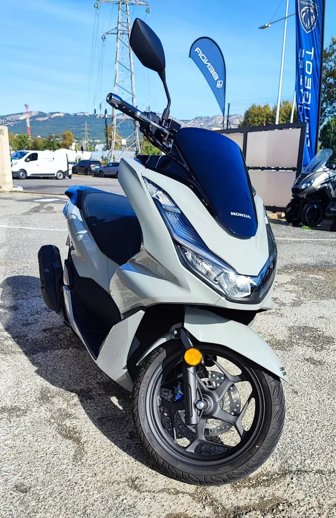 HONDA PCX 125 DU 05/2024 AVEC 270 KM.