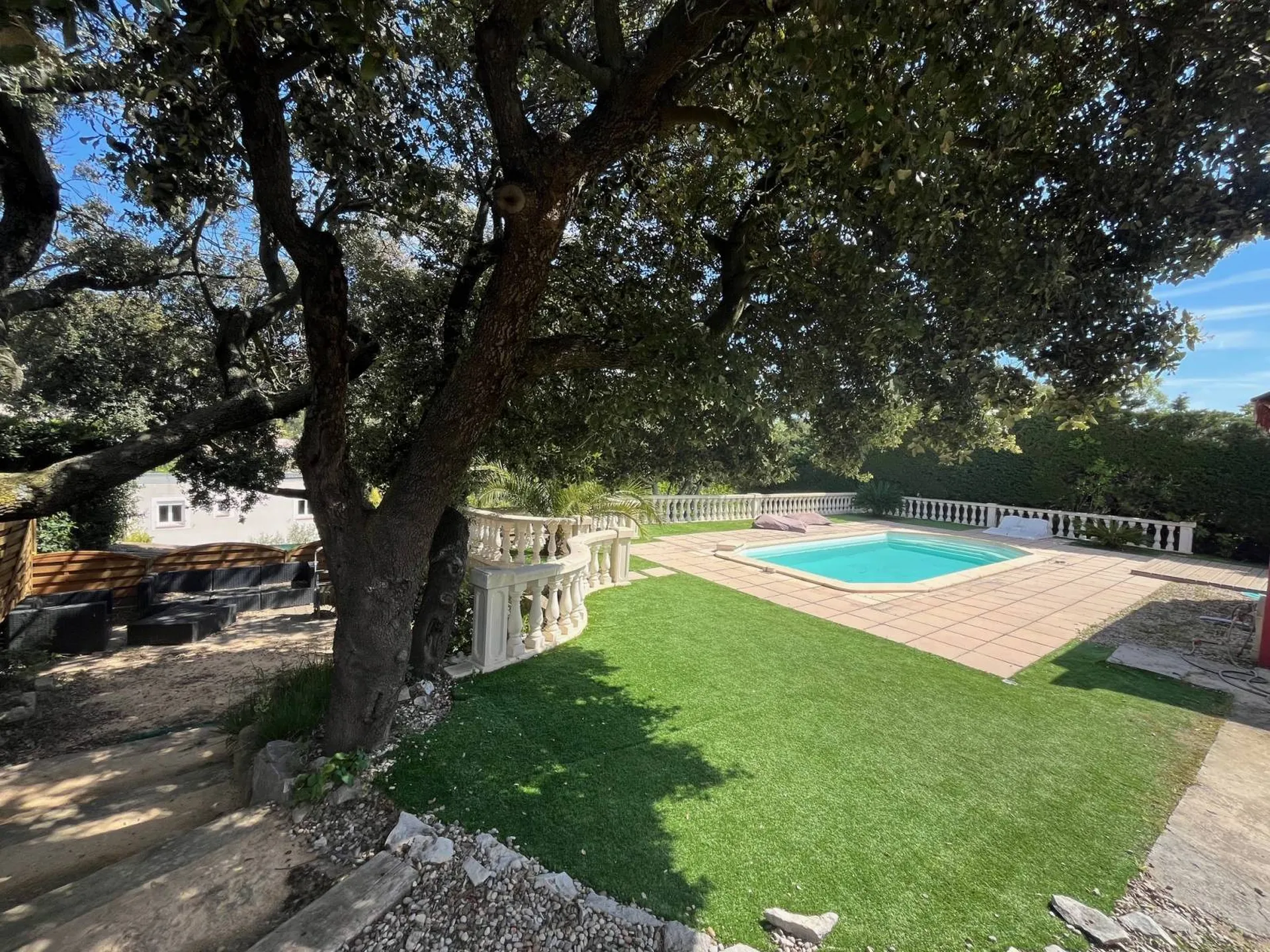 Maison de plain-pied Carnoux en Provence avec garage et piscine, proche commodités, pas de vis à vis