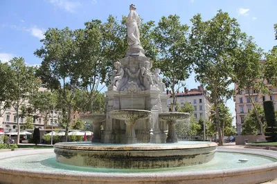 Tentes et chapiteaux pour événement place du Maréchal Lyautey à Lyon