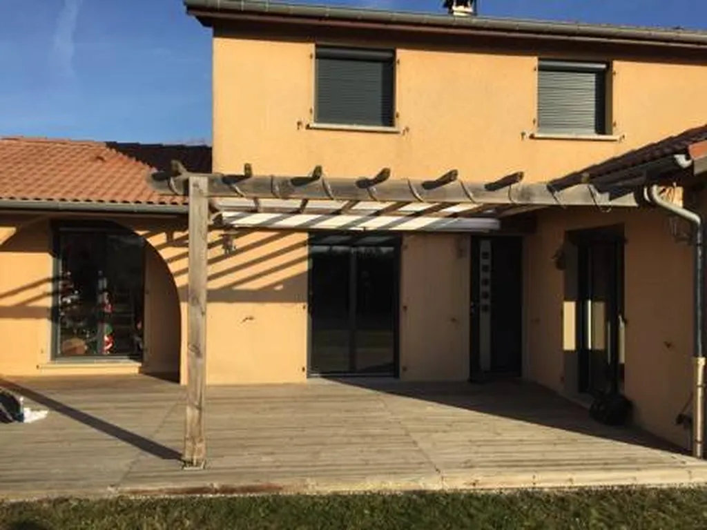 Fenêtre en pvc gris anthracite à Fareins