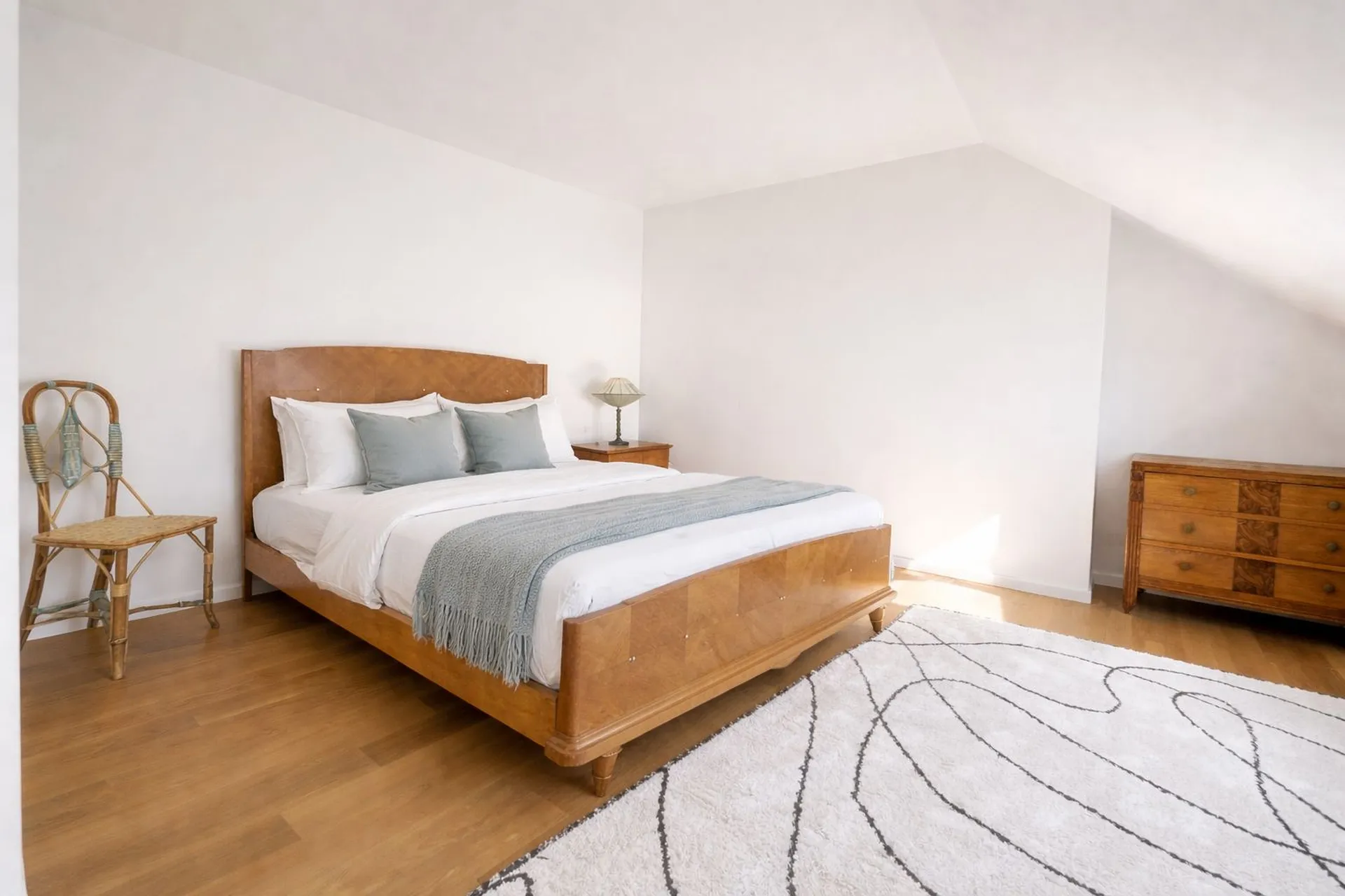 Maison familiale rénovée avec jardin et terrasse - 6 chambres - stationnement - Dieppe centre proche commerces