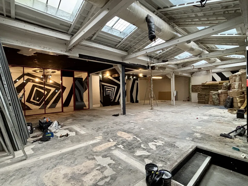 Location - Boutique 245 m², Père Lachaise, Rue des Pyrénées 75020 PARIS