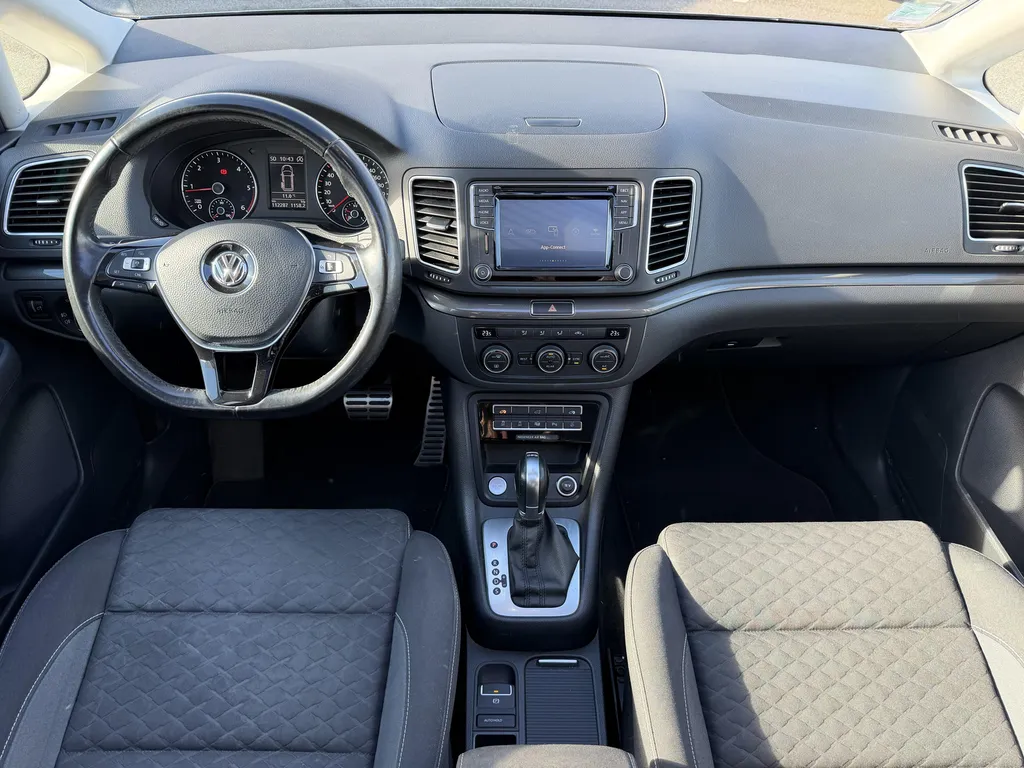 Achat Volkswagen Sharan occasion proche Le Havre : monospace familial 7 places avec boîte automatique DSG6 à La Frénaye