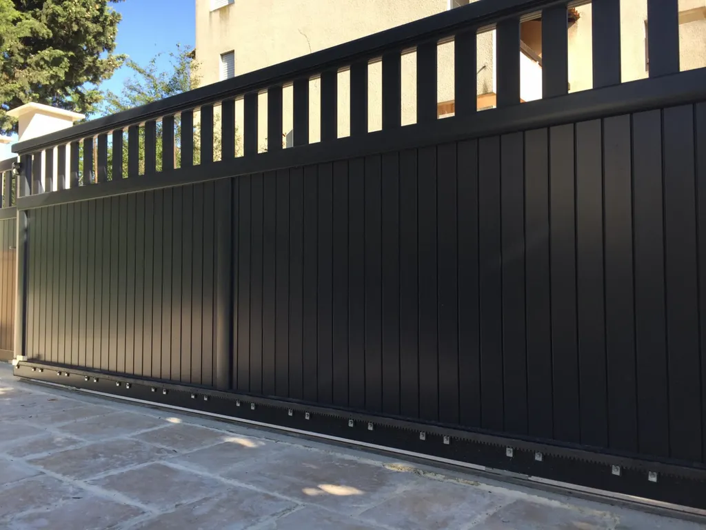Portail en aluminium sur Martigues