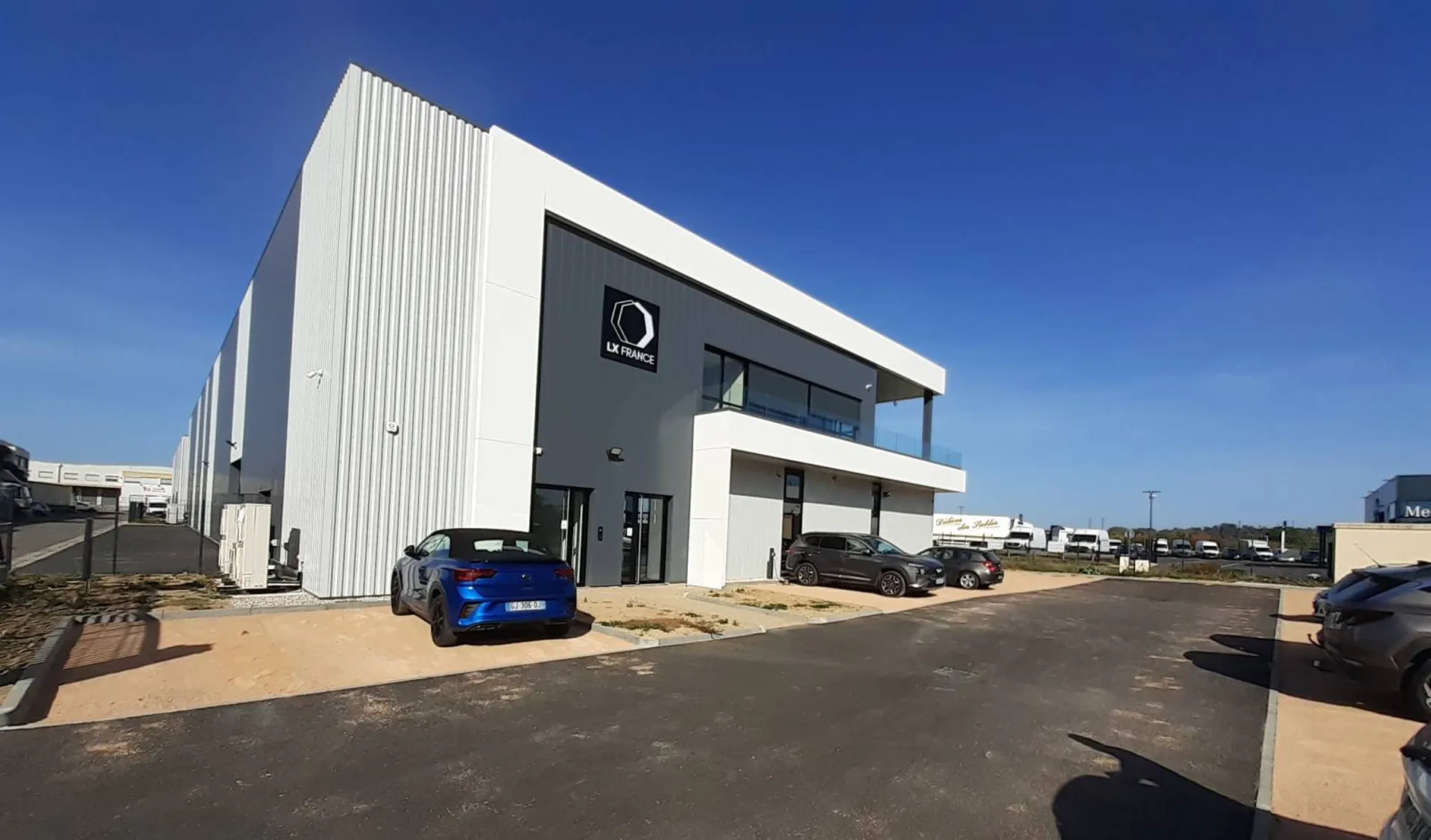 Création et conception electrique d'un batiment industrielle dedié à de l'eclairage à Villefranche sur sâone