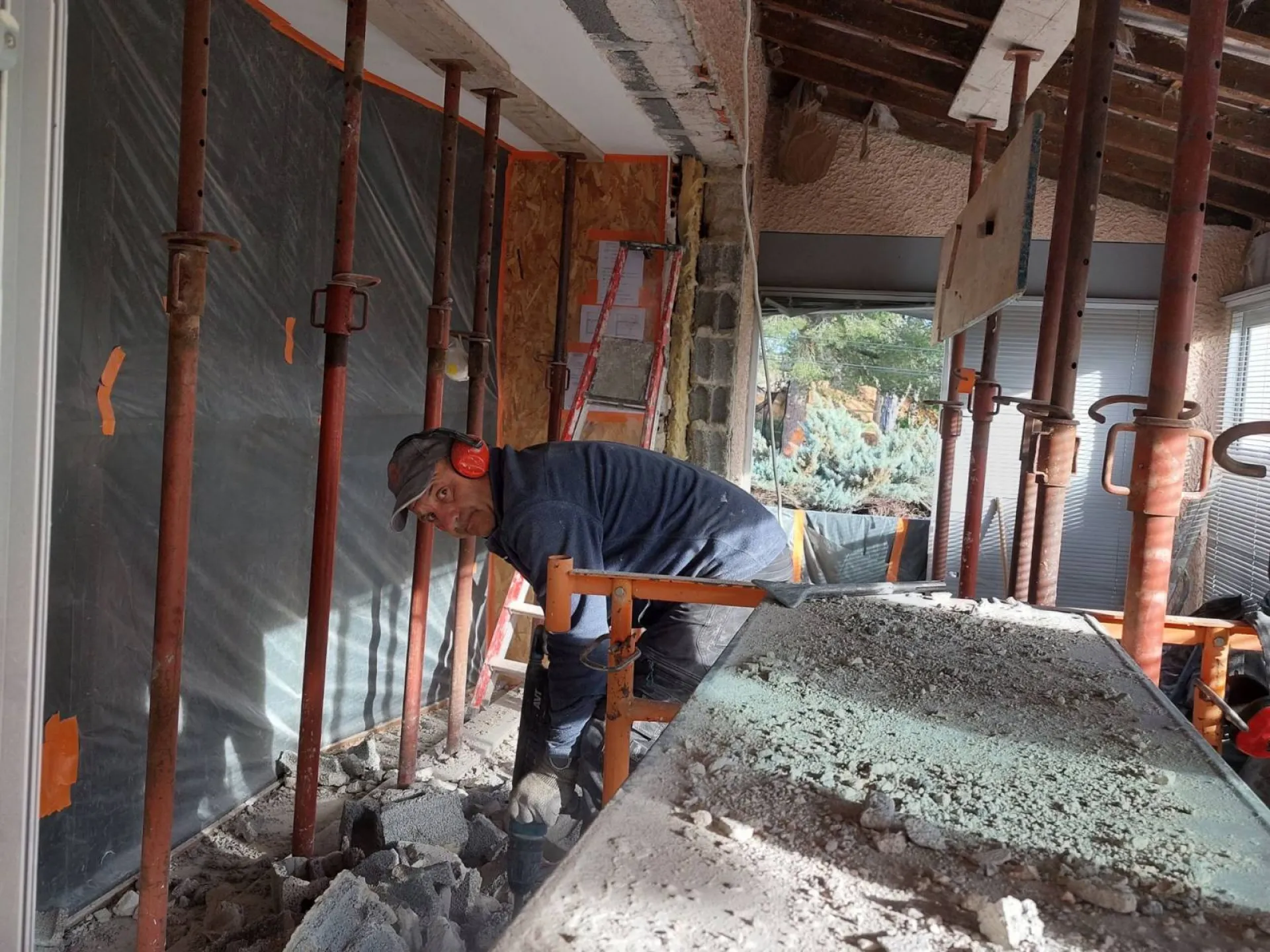 Travaux de rénovation dans une maison à Saint-Tropez dans le Var