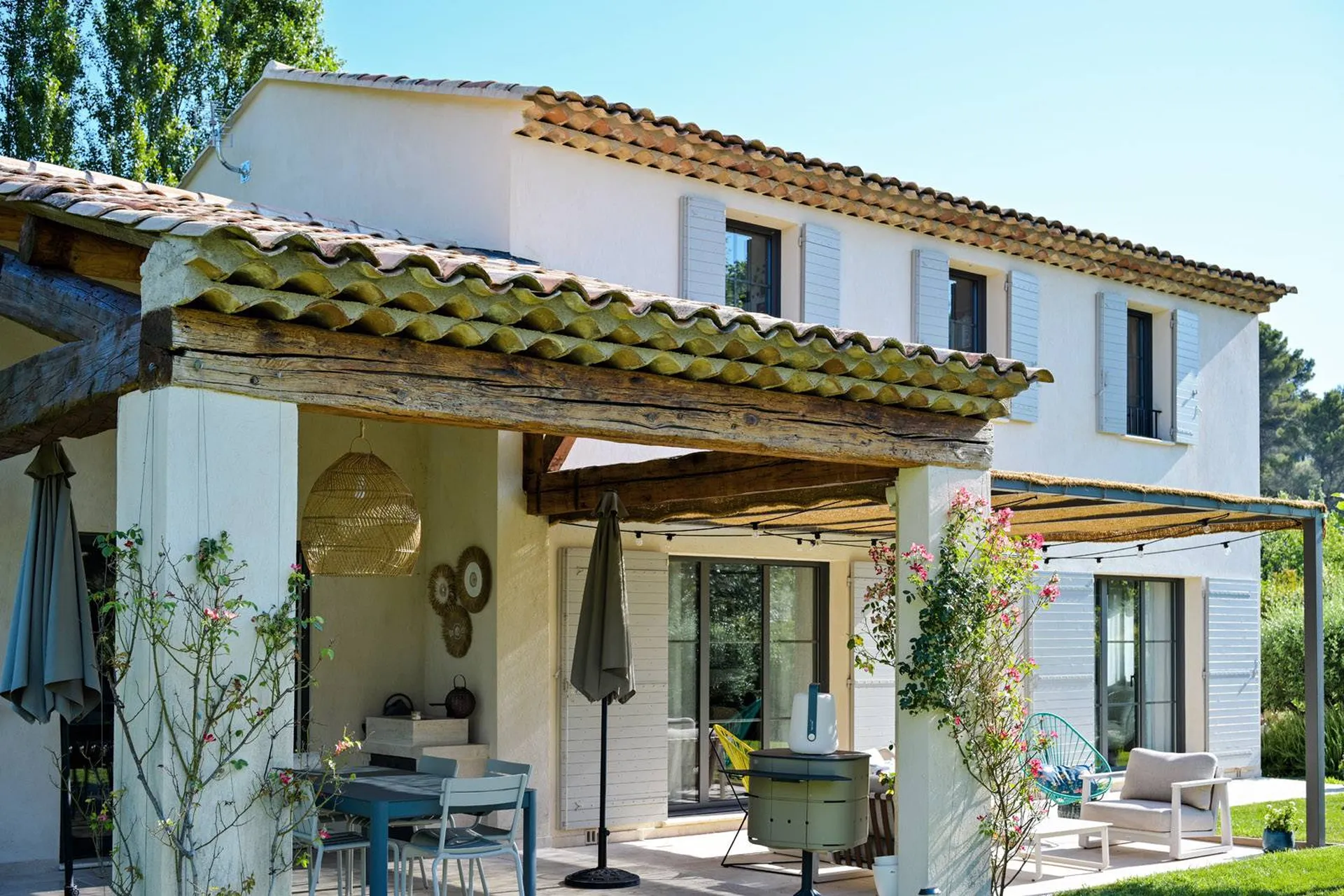 Construction d'une superbe maison individuelle au charme intemporel à Saint-Marc-Jaumegarde, située dans la pittoresque région du Sud de la France