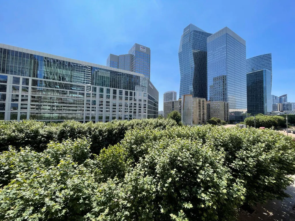 A vendre 3 pièces A Rénover Esplanade de la Défense - 92400