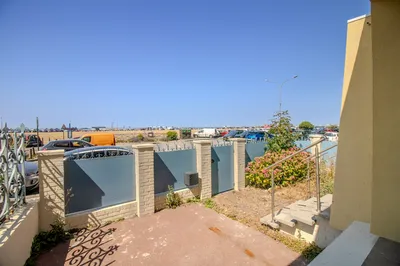 Appartement à vendre à Dieppe front de mer, ce bien de 93,25 m² bénéficie d’une vue mer exceptionnelle et d’un jardinet privatif.