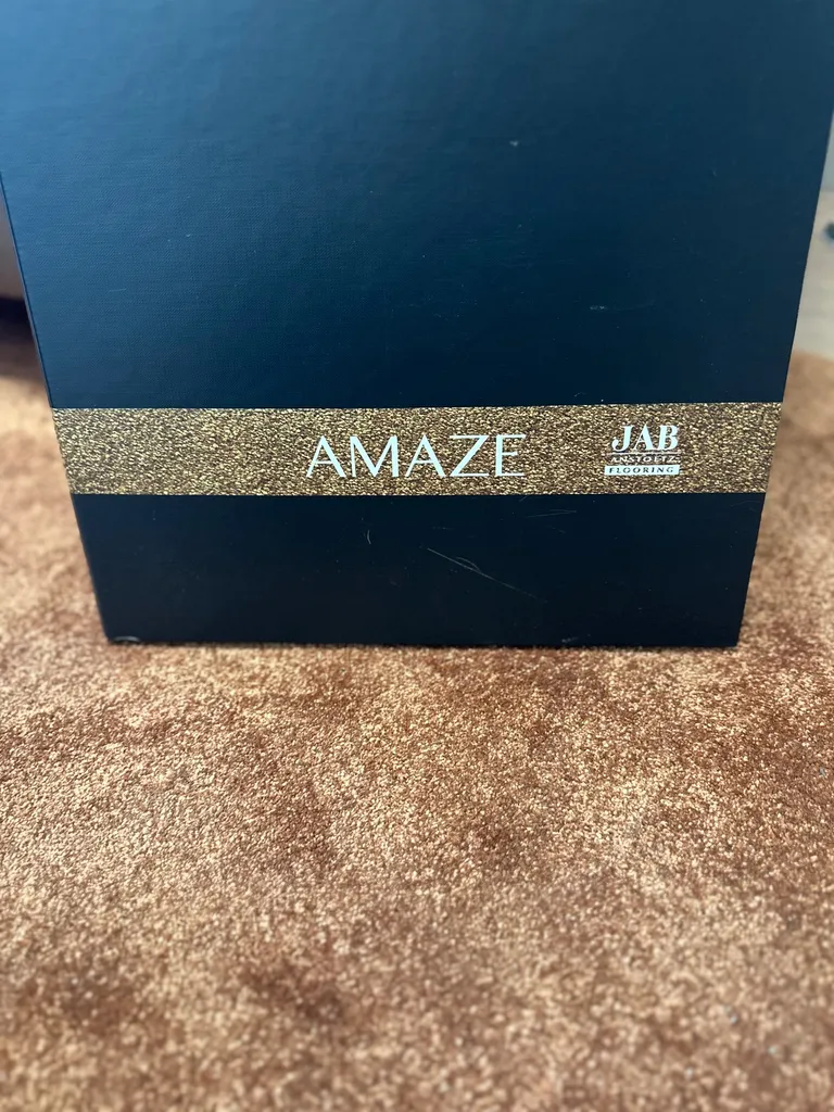 Moquette Amaze de chez JAB avec palette de couleurs riche et personnalisée pour hôtel et villa de luxe à Annemasse près de Genève