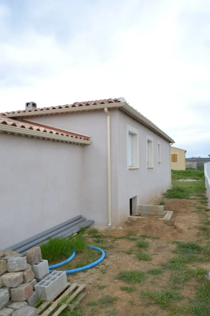 GOUTTIERE COULEUR IVOIRE GOUTTIERE COULEUR IVOIRE