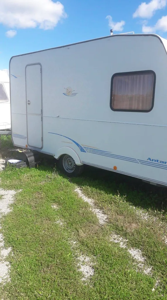 Caravelair Antares 400 (VENDUE) - Compacte 4 Places (< 900kg) - Occasion Expert MIDI 13 LOISIRS