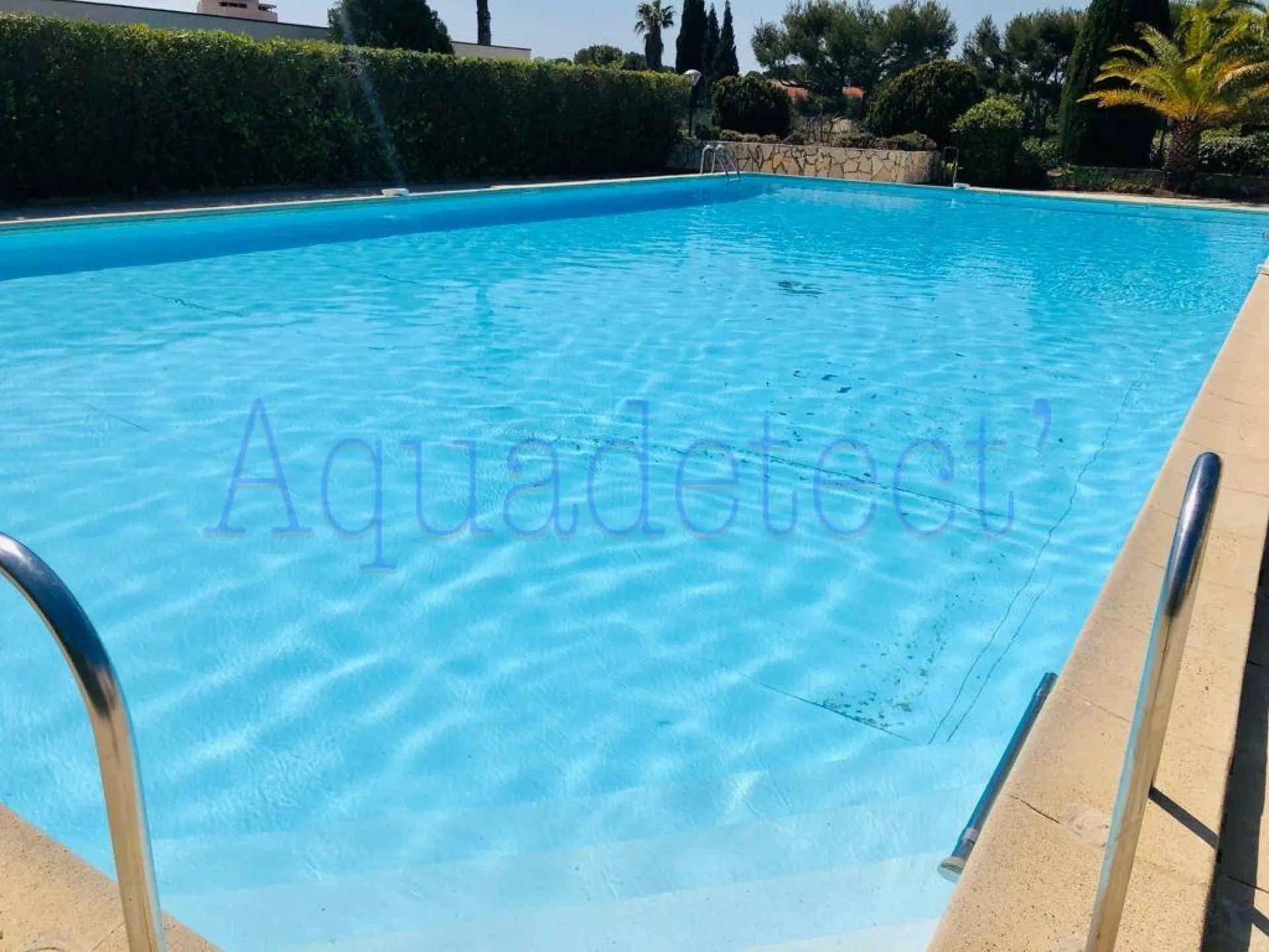 Perte d'eau sur une piscine 20x10 à BANDOL dans le VAR
