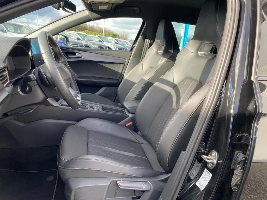 Voiture d'occasion CUPRA Leon Sportstourer hybride rechargeable au meilleur prix proche du Havre et de Rouen