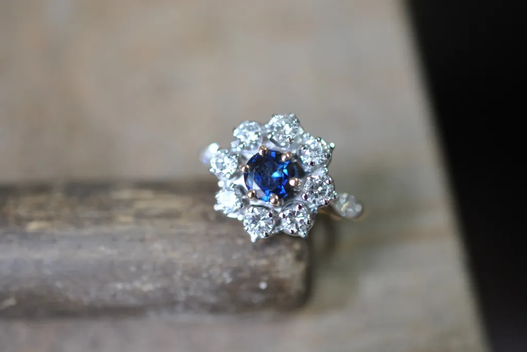 Bague style ancien saphir et diamants