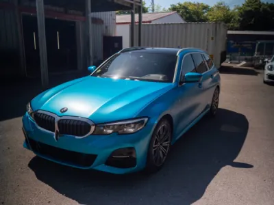 BMW Série 3 sublimée par un covering haut de gamme signé Gloss Obsession à Lorient.