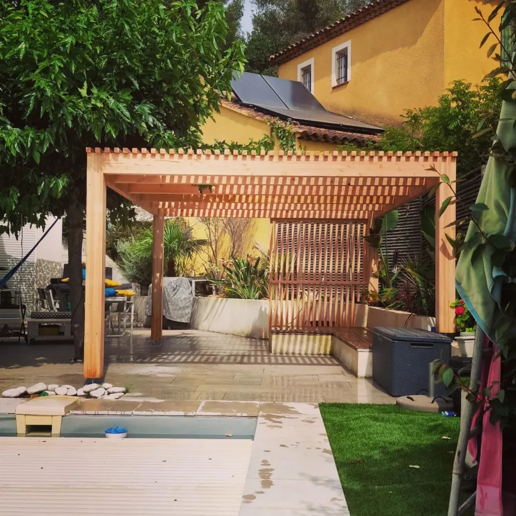 Fabrication et installation d'une pergola bois sur mesure à La Valette-du-Var