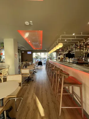 Bières Bouteilles & Pressions, Apéritifs, Rhums, Whiskys, Vodkas, Gins, Jägermeister, Digestifs, Shooters.