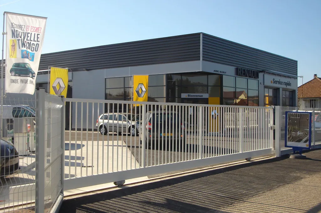 Installation de Portail coulissant professionnel motorisé, Clôtures industrielles et Sécurisation d'accès logistiques à Rouen et sa Région ou Agglomération en Seine-Maritime 76