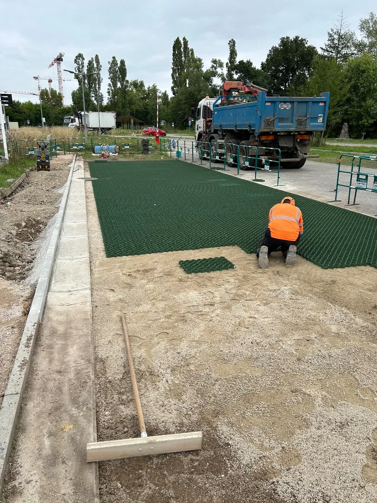 Entreprise de terrassement Divonne-les-Bains: Pose de DALLE-Gazon