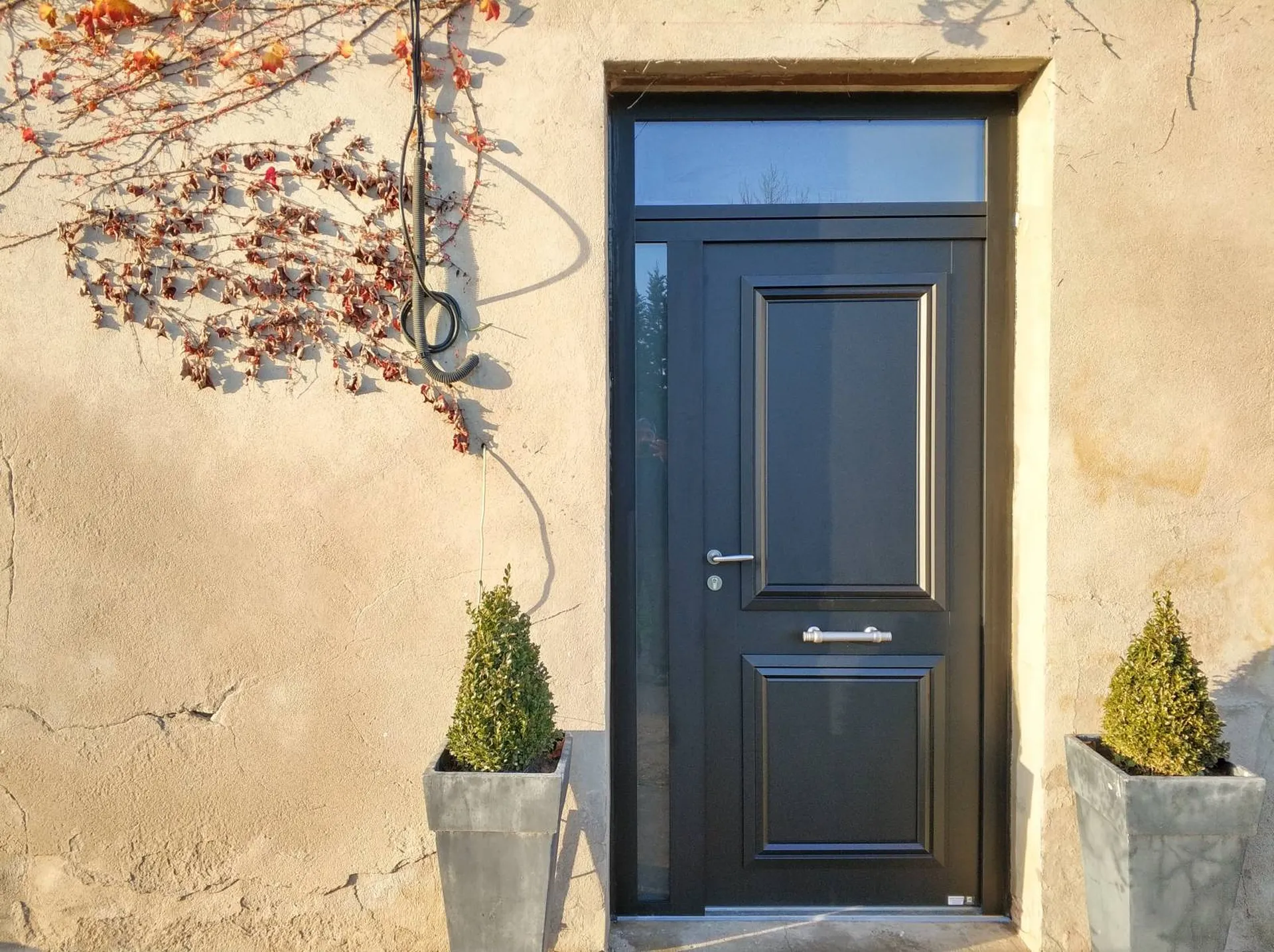 Porte d’entrée traditionnelles aluminium