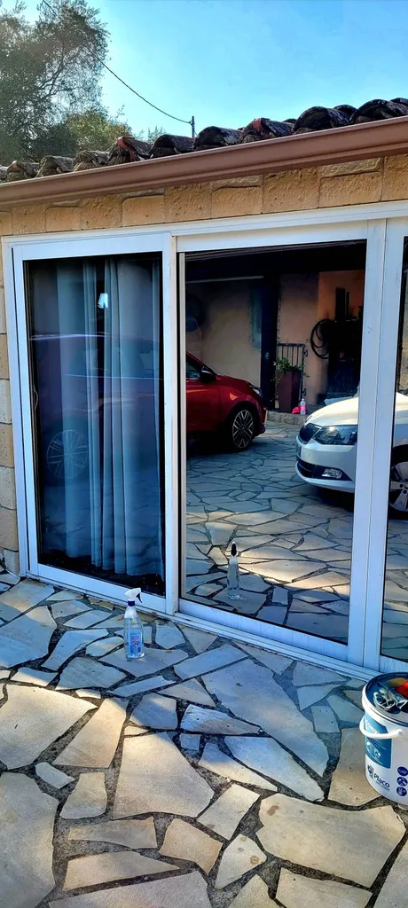 Prestataire de pose film solaire sur bâtiment pas cher dans les Alpes Maritimes 