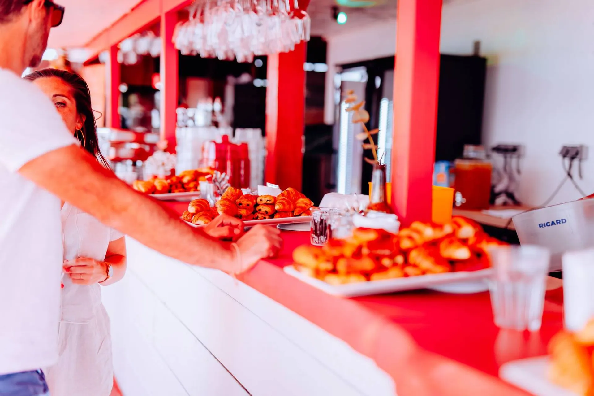 Comment organiser le brunch du lendemain de votre mariage ? Les astuces de votre wedding planner en Gironde - Les Mariages de Mademoiselle L - Crédit photo Adeline Este