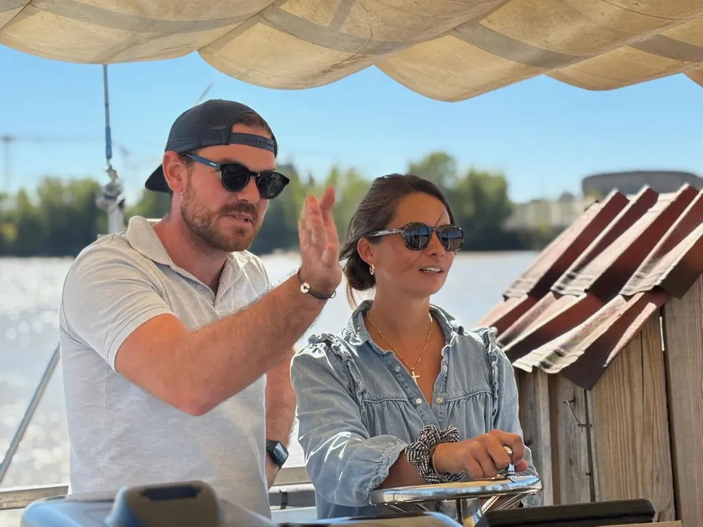 Dans les coulisses de Bordeaux sur l’eau : Pauline et Ewen aux commandes.