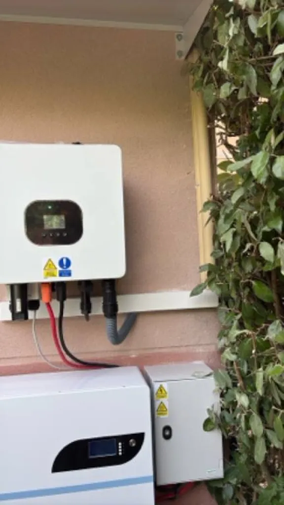 Pose d'une batterie de stockage solaire pour vos panneaux photovoltaïques dès 3 500€