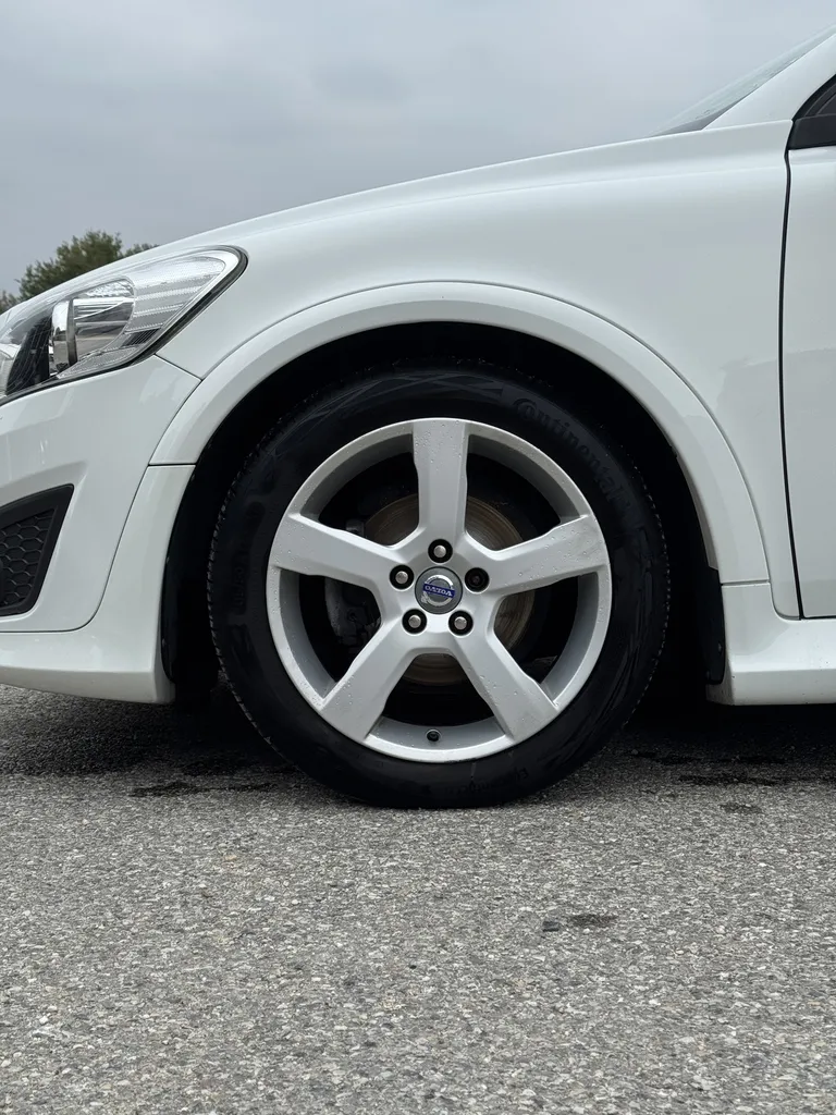 VOLVO C30 R DESIGN / 1.6 130 CHV/ BOITE MANUELLE/ CT OK / 3 PORTES