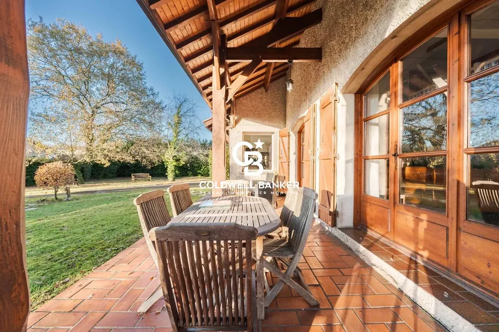 Maison à vendre à Le Haillan – parc arboré, vaste séjour cathédrale et 4 chambres