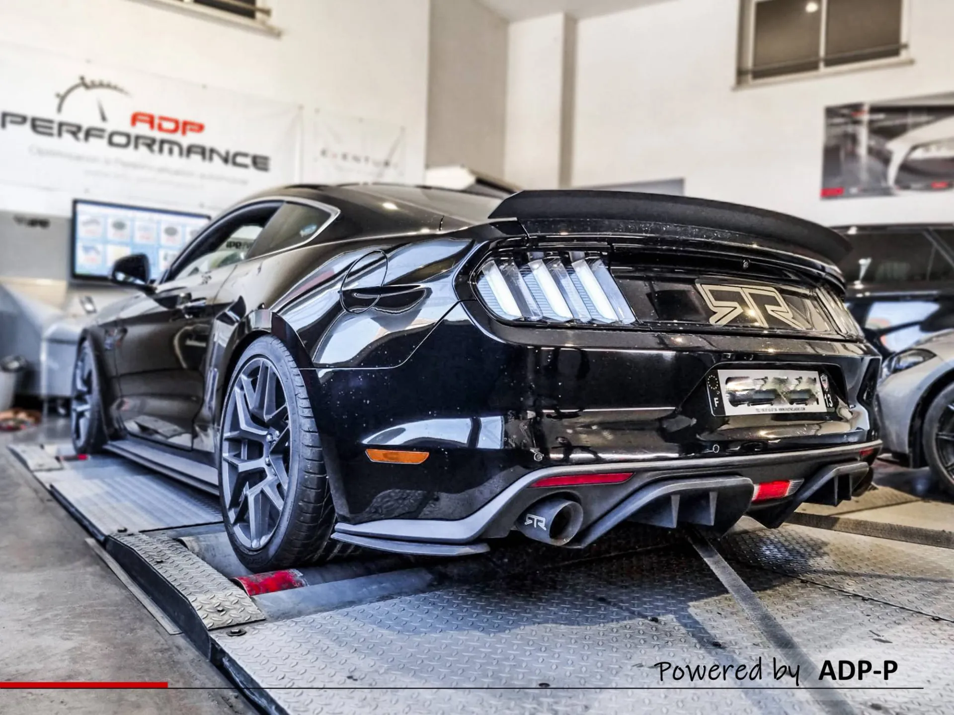 Ford Mustang RTR 5.0 V8 420cv - Passage au banc de puissance - Performance moteur avec la puissance et le couple