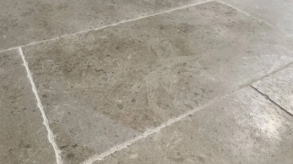 Pierre de Dordogne pour dallage intérieur et extérieur livraison de Bordeaux à Paris de Aix-en Provence à Nantes