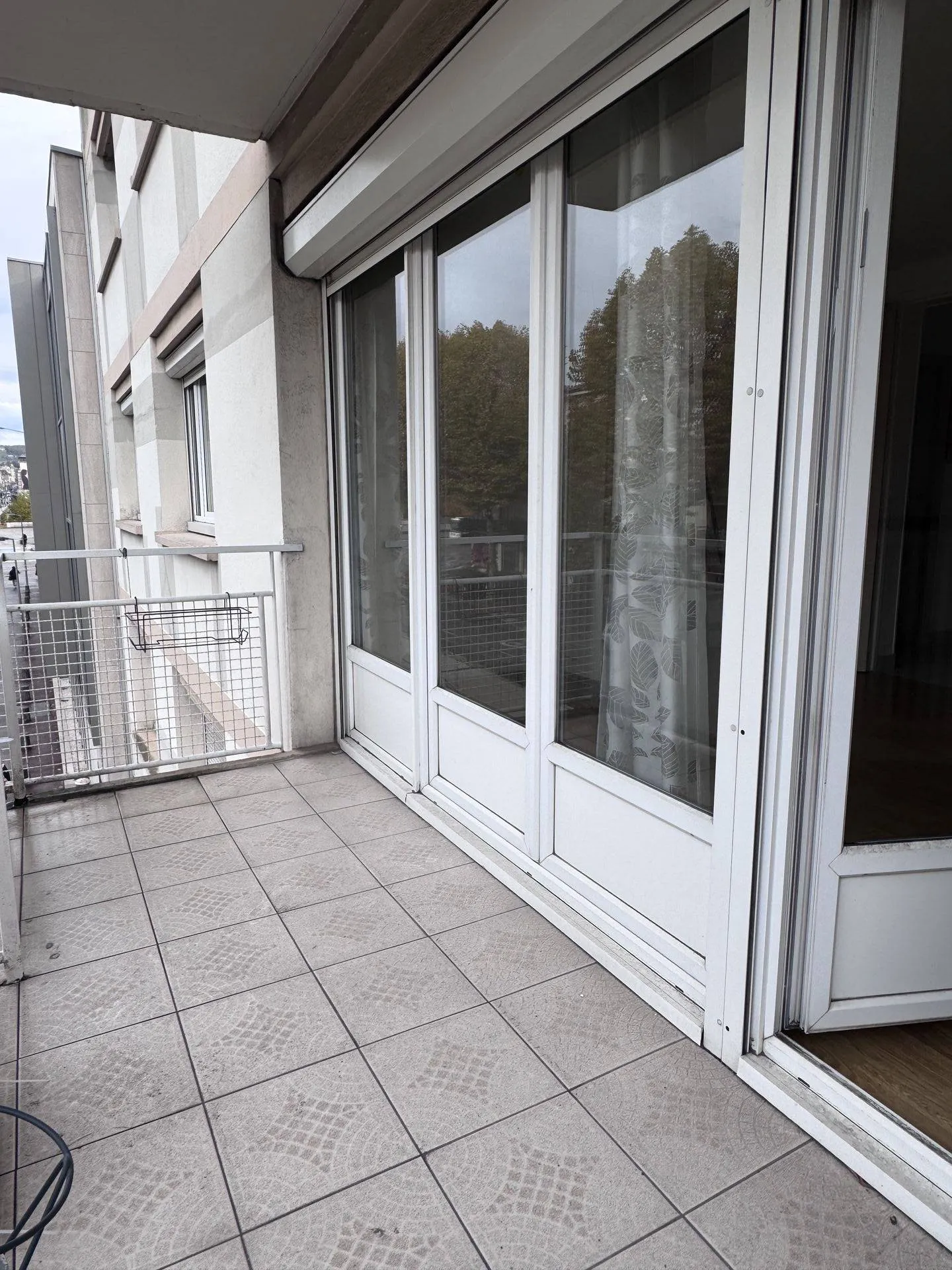 Appartement 4 chambres avec garage + cave / AVENUE JACQUES CARTIER