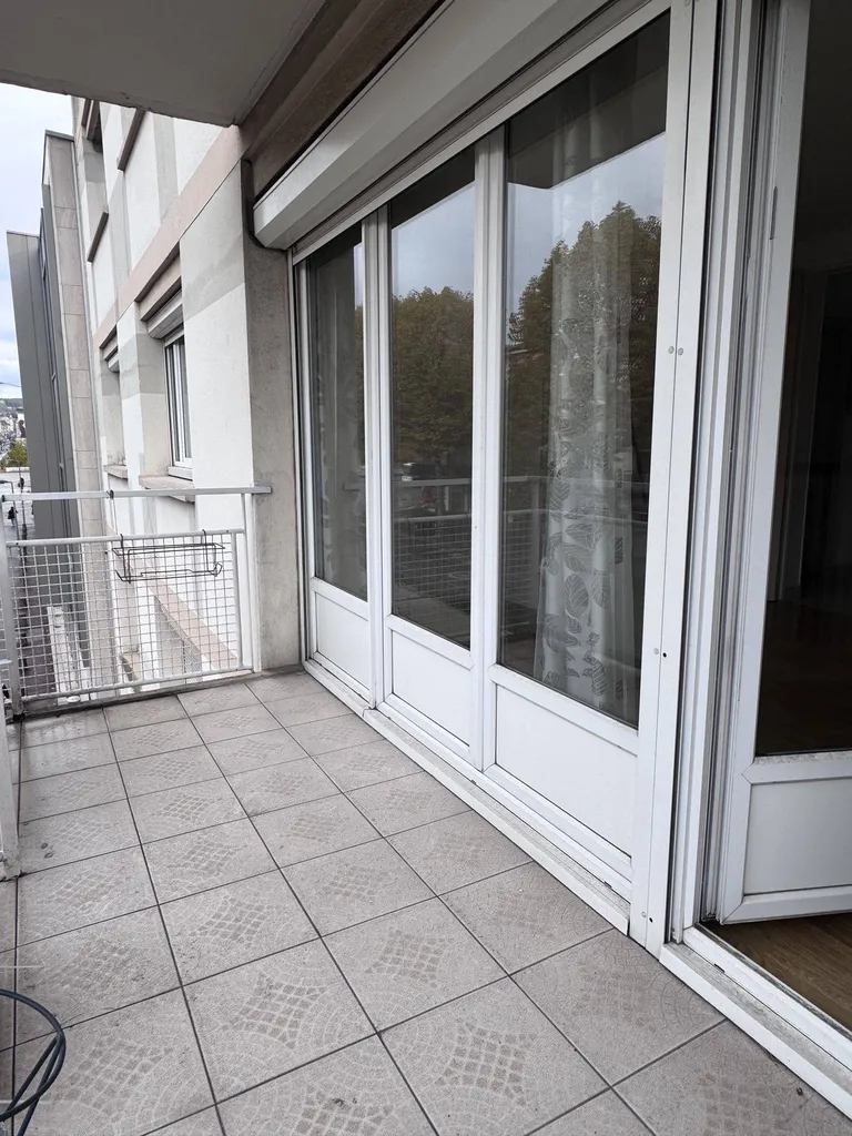 Appartement 4 chambres avec garage + cave / AVENUE JACQUES CARTIER