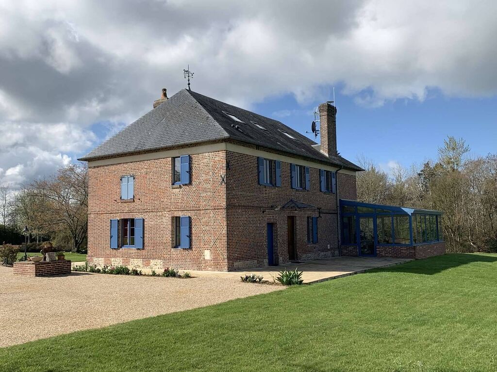 A VENDRE PROPRIETE AVEC 18HA de TERRAIN, entre LISIEUX 14100 et LIVAROT 14140