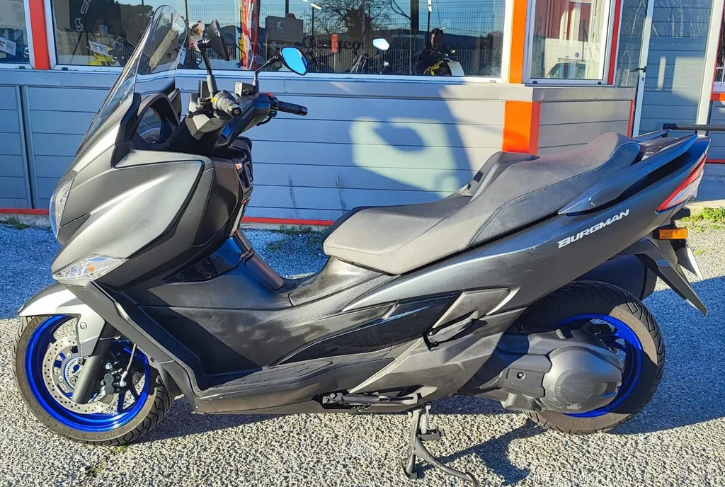 SUZUKI BURGMAN 400 DU 09/2022 AVEC 26200 KM.