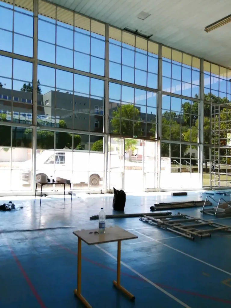 Pose de films anti UV contre la luminosité à Nice 06