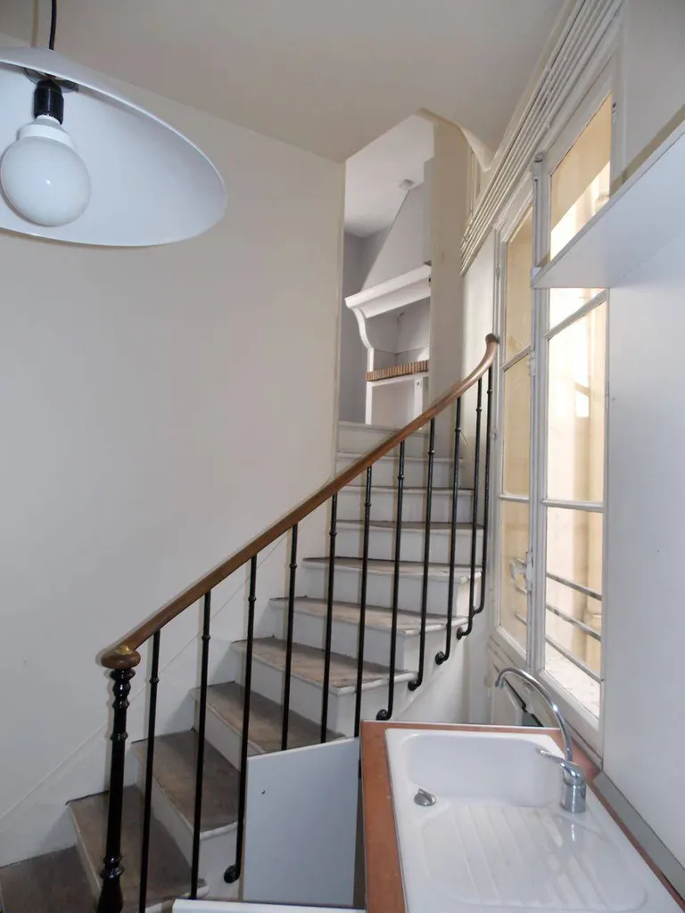 A vendre un appartement avec 2 chambres de services et 1 cave Quartier Saint-Germain-Des-Prés, 75006