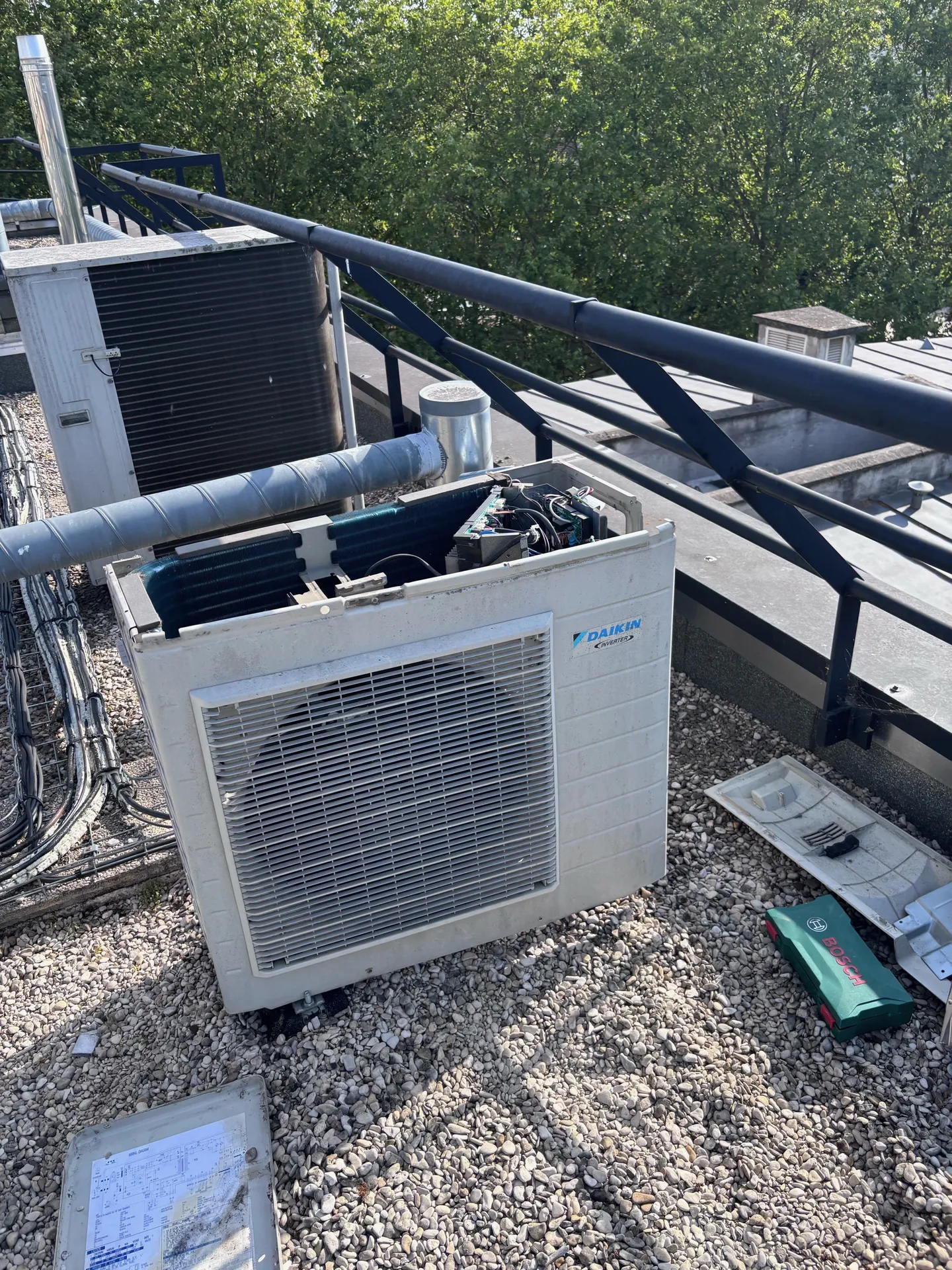 Depannage climatisation Daikin pharmacie a Bondy | Eco Degres

