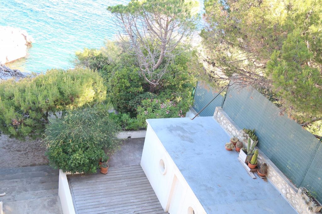 Appartement T2 Cassis unique dans une petite crique avec accès mer, terrasse et solarium 