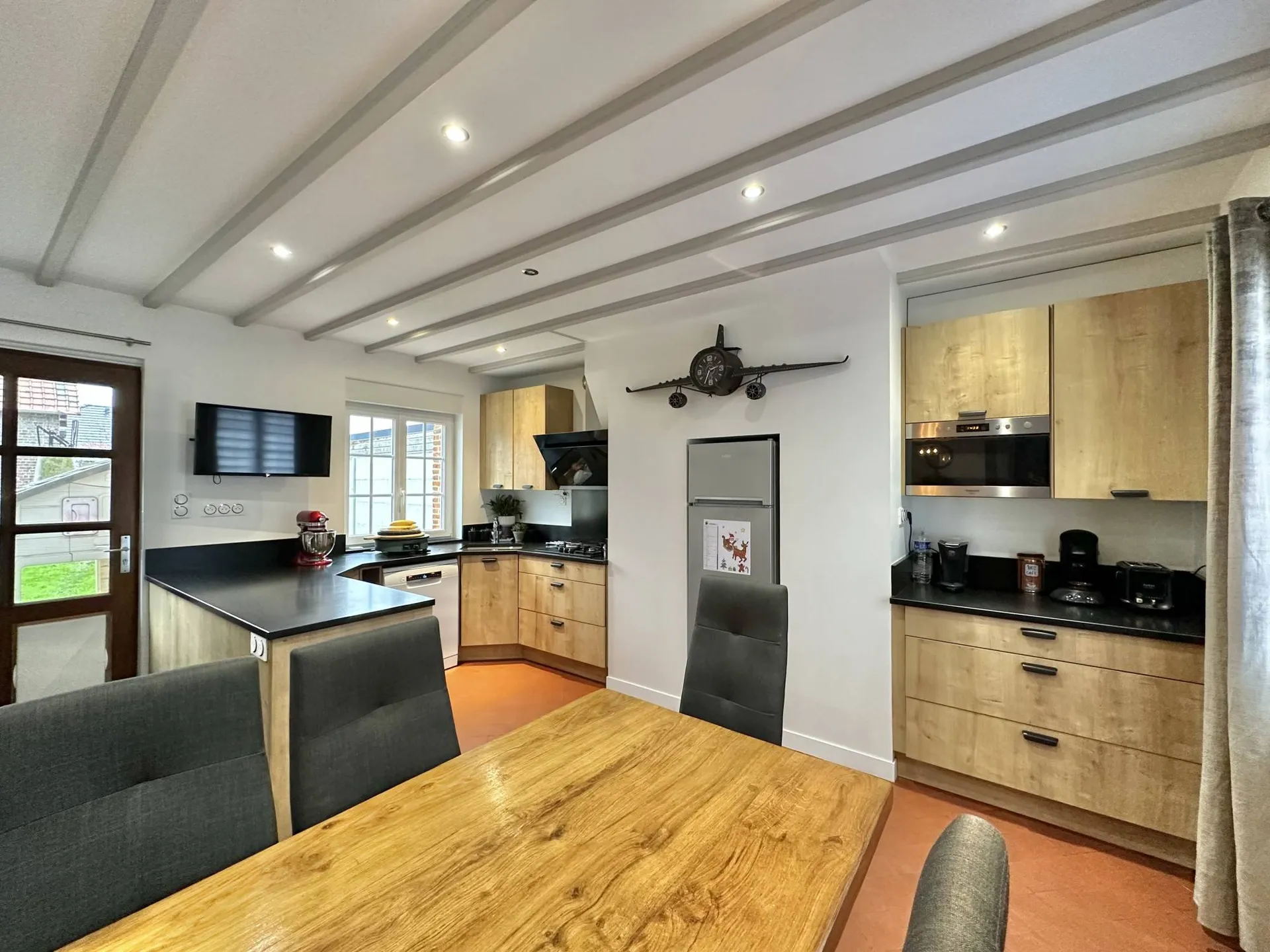 VENDU , Maison de Maitre en briques et silex de 120m² et son appartement indépendant de 30 m² sur un terrain de 1 035 m².