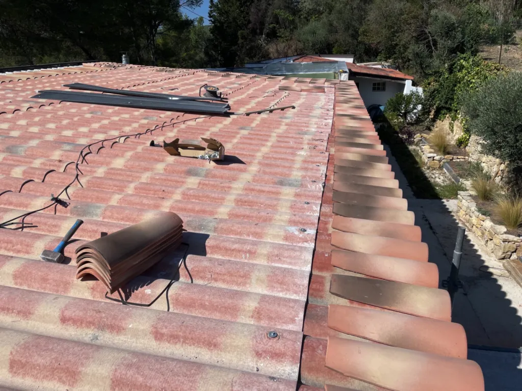 Pose de tuiles Canal Silvacane sur des Plaques sous toiture sur Martigues