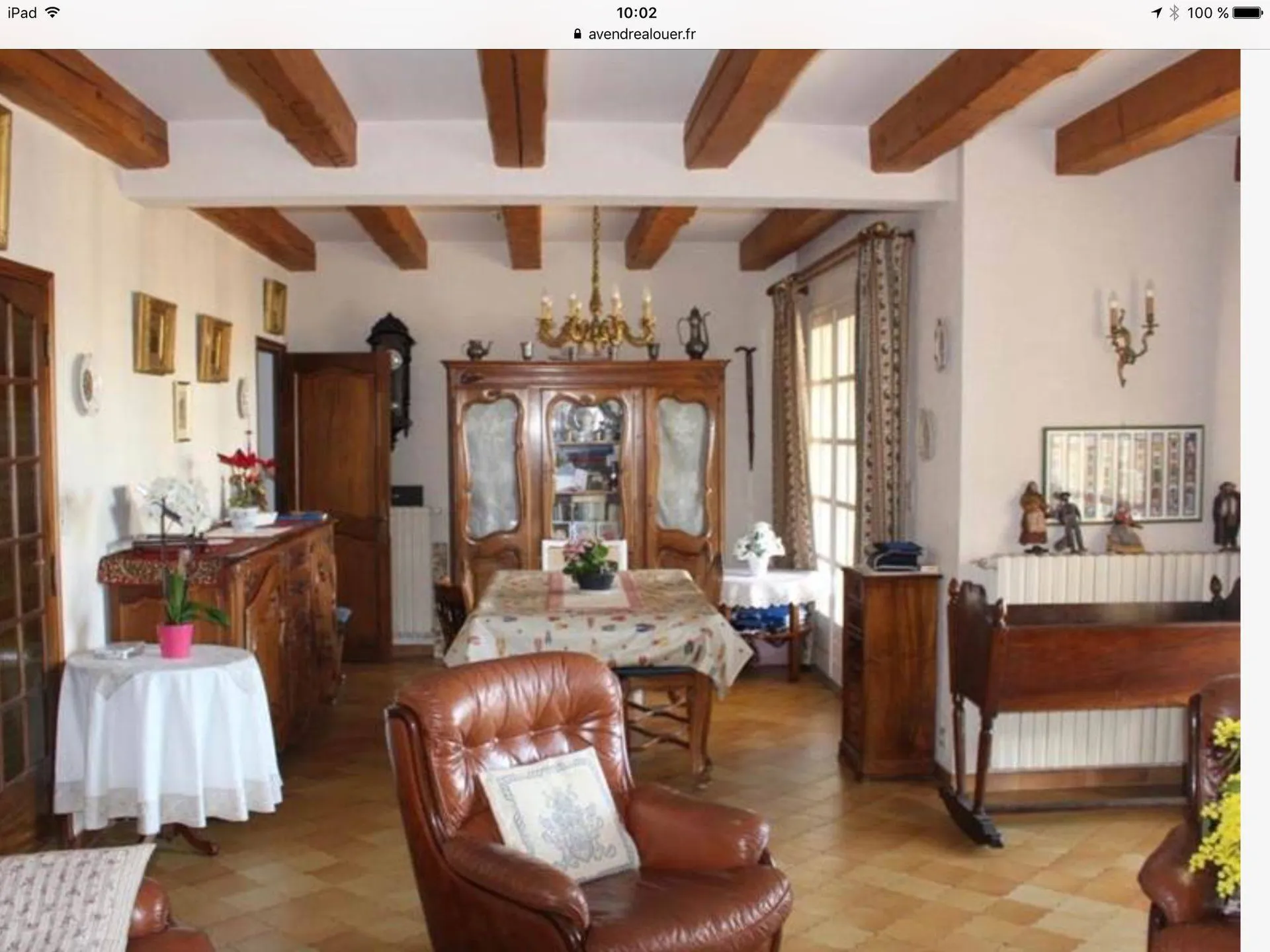 belle maison avec terrain paysagé