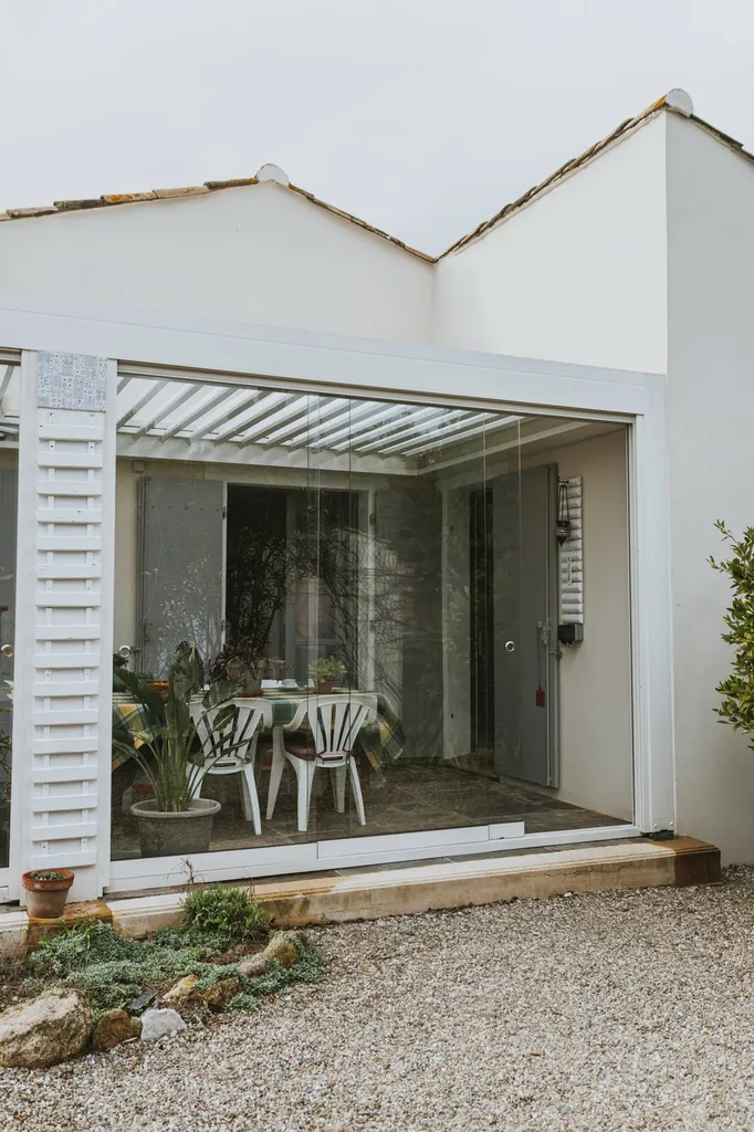 Pergola avec plantes grimpantes - HCT