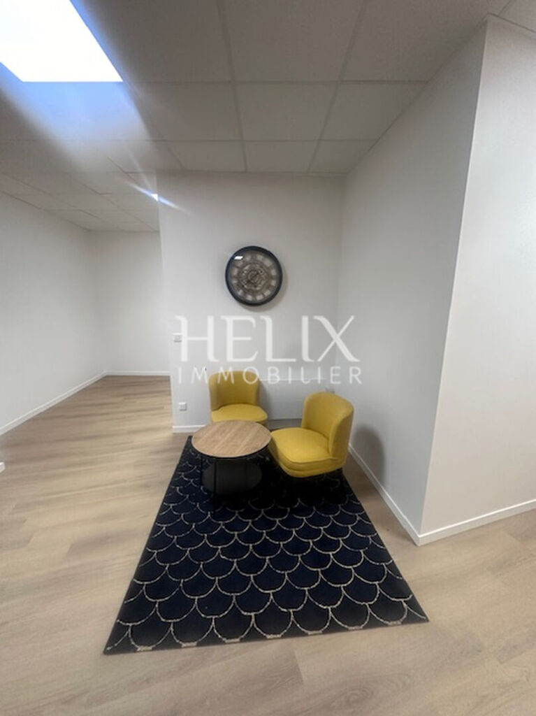 Location d'un bureau à Saint Germain en Laye dans un immeuble entiérement rénové