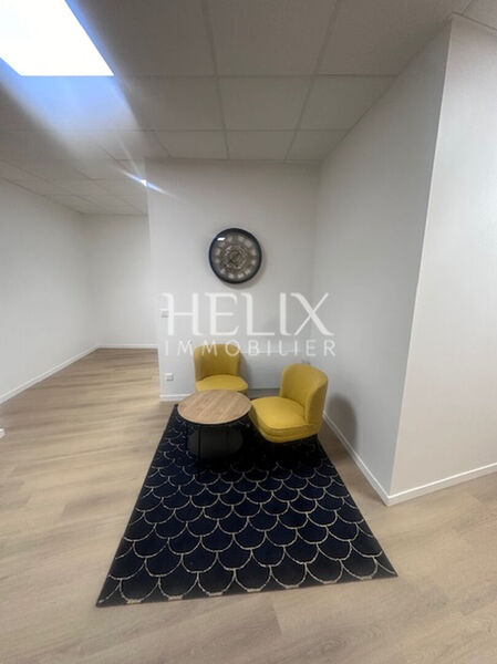 Location d'un bureau à Saint Germain en Laye dans un immeuble entiérement rénové