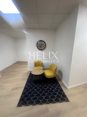 Location d'un bureau à Saint Germain en Laye dans un immeuble entiérement rénové