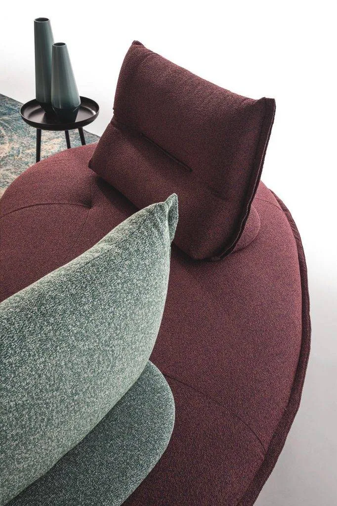 Canapé design et original personnalisable avec dossier amovible à Hyères centre ville